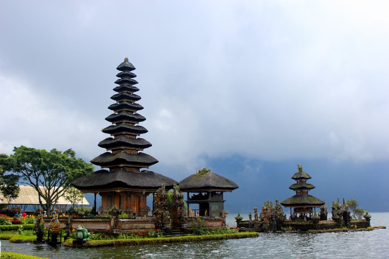 Ulun Danu Temple.jpg